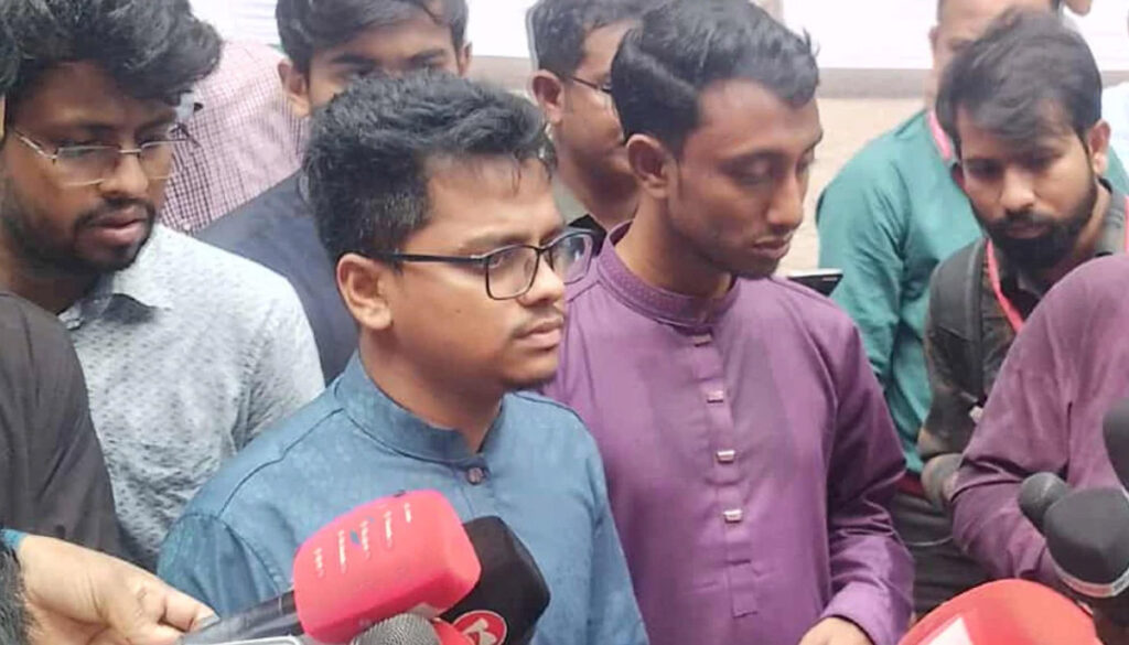 নির্বাচন কমিশন পক্ষপাতদুষ্ট আচরণ করছে: এস এম ফরহাদ