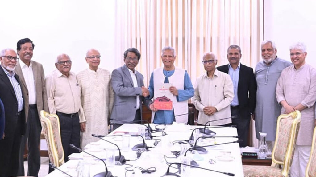 জুলাই সনদ বাস্তবায়নের সুপারিশ প্রধান উপদেষ্টার কাছে হস্তান্তর