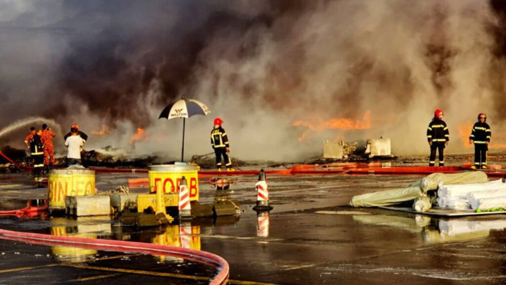 শাহজালালে আগুনের ঘটনা তদন্তে ৭ সদস্যের কমিটি