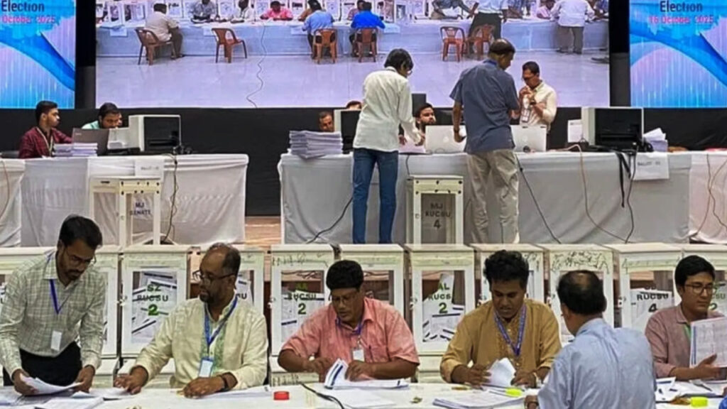 চার হলে ভিপি ও এজিএস পদে এগিয়ে শিবির, জিএস পদে আম্মার