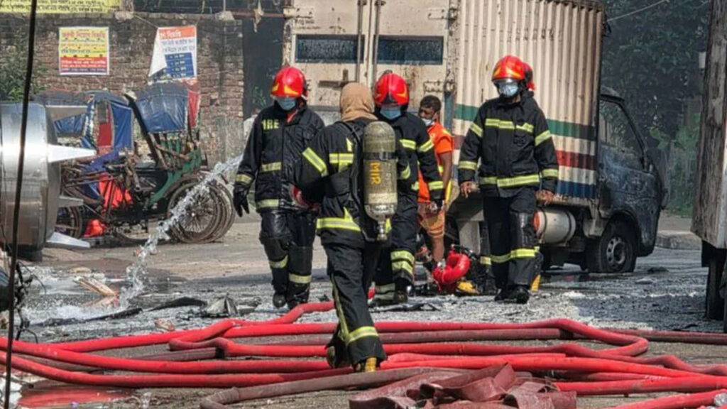 মিরপুরে অগ্নিকাণ্ডে মৃত্যু বিষাক্ত গ্যাসে নয়, আগুনেই: ঢামেক পরিচালক