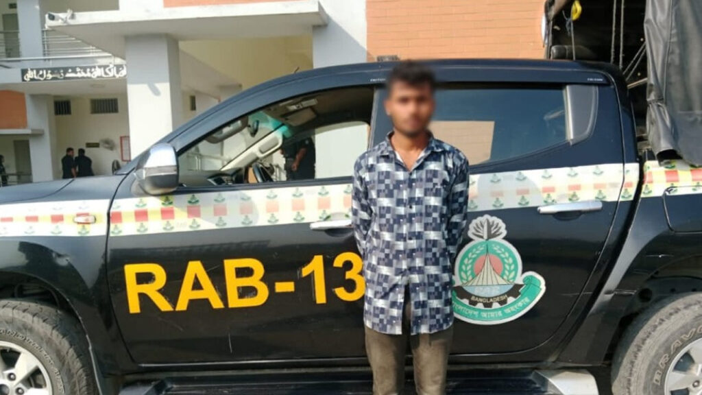 হাতীবান্ধায় বিপুল পরিমান মাদক উদ্ধার, যুবক আটক