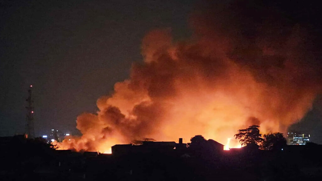 কড়াইল বস্তিতে ভয়াবহ আগুন, নিয়ন্ত্রণে ফায়ার সার্ভিসের ১৬ ইউনিট