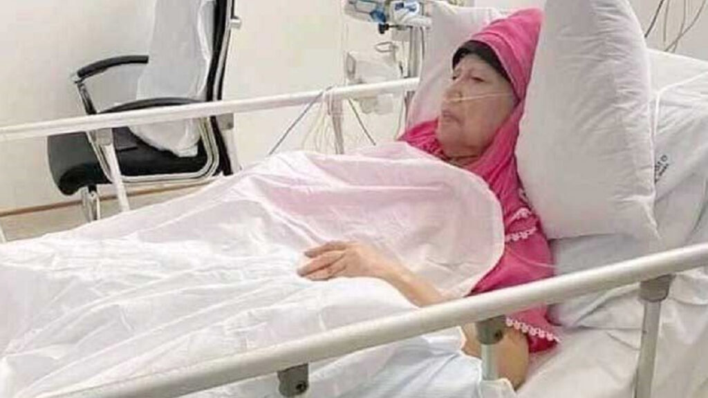 নিবিড় পর্যবেক্ষণে খালেদা জিয়া, সুস্থতার জন্য দোয়া প্রার্থনা