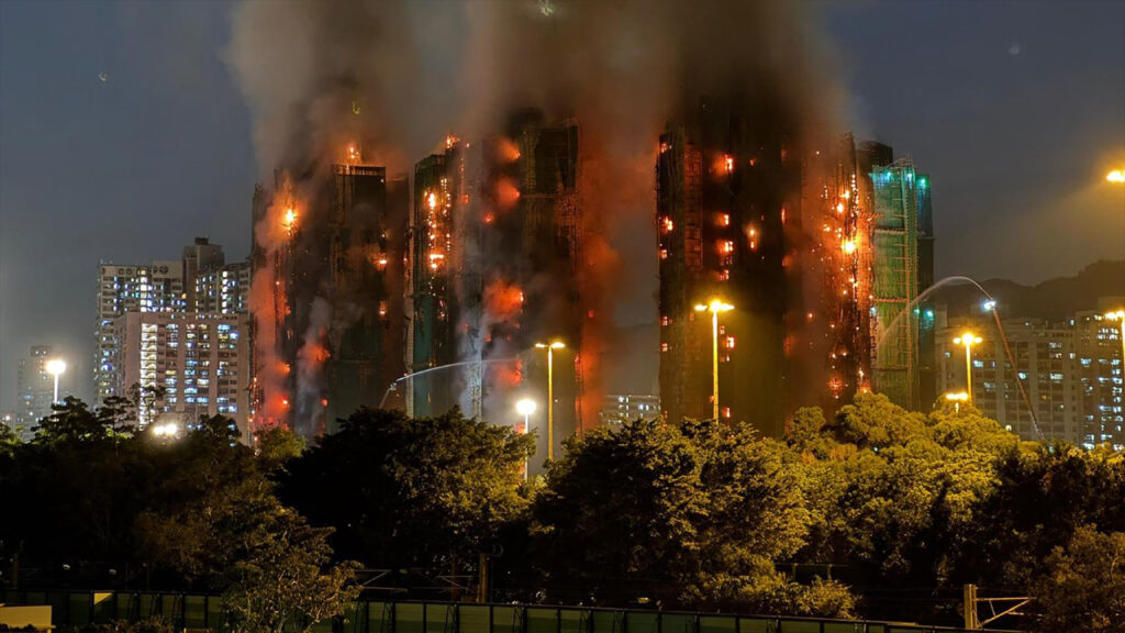হংকংয়ে আবাসিক কমপ্লেক্সে অগ্নিকাণ্ড, নিহত বেড়ে ৫৫