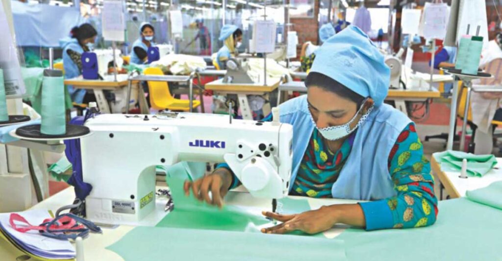 এখন থেকে ৩ বছর পরপর বাড়বে শ্রমিকের মজুরি