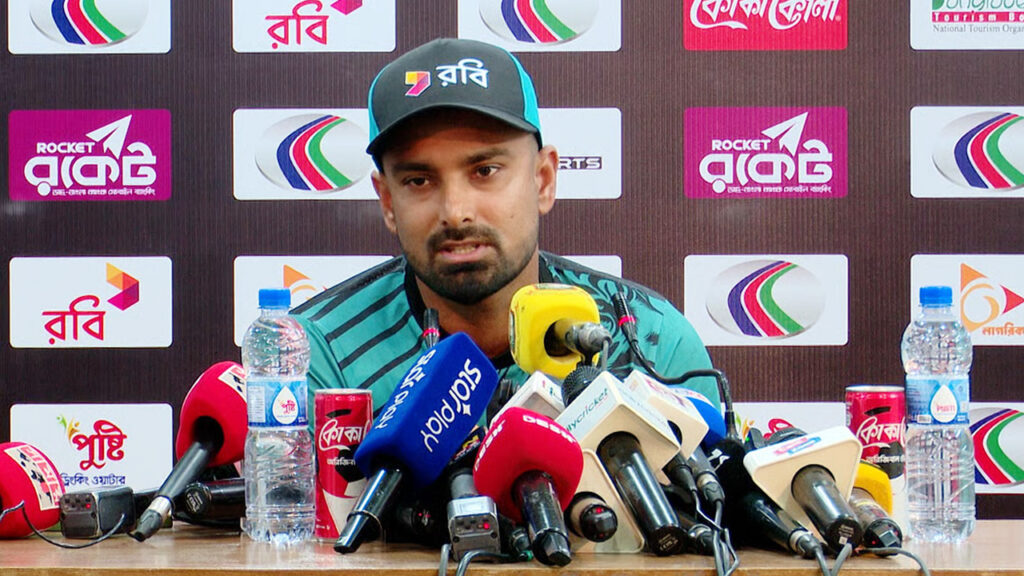 বোর্ড বলেছে, যে দল দেওয়া হয়েছে তা নিয়েই খেলতে হবে: লিটন দাস