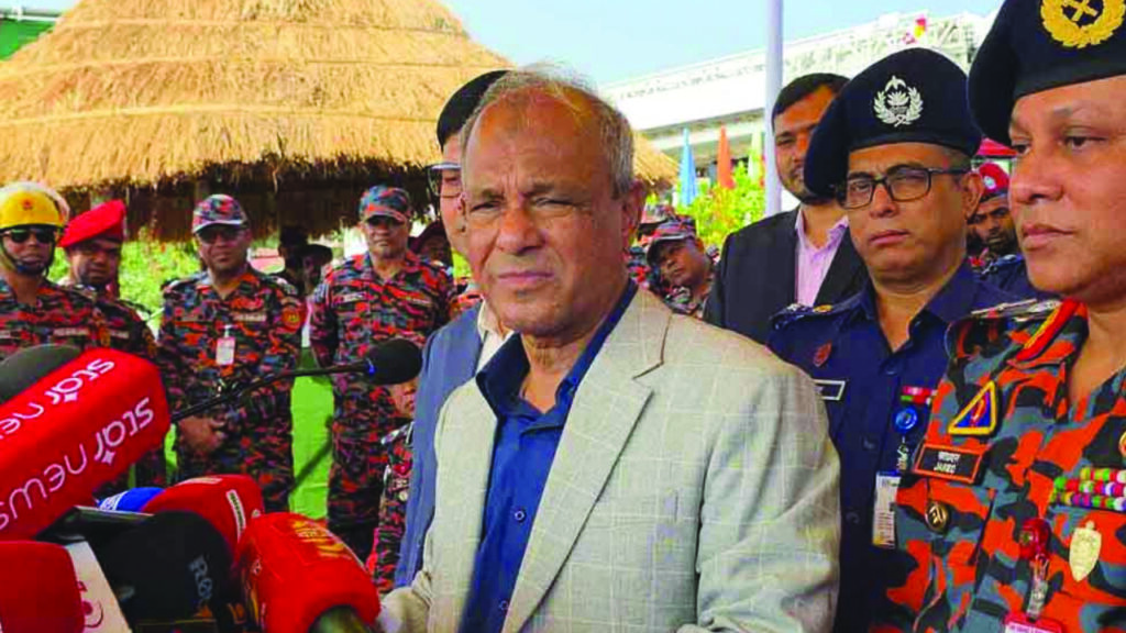 অস্ত্র উদ্ধারে সরকারের কোনো ব্যর্থতা নেই: স্বরাষ্ট্র উপদেষ্টা