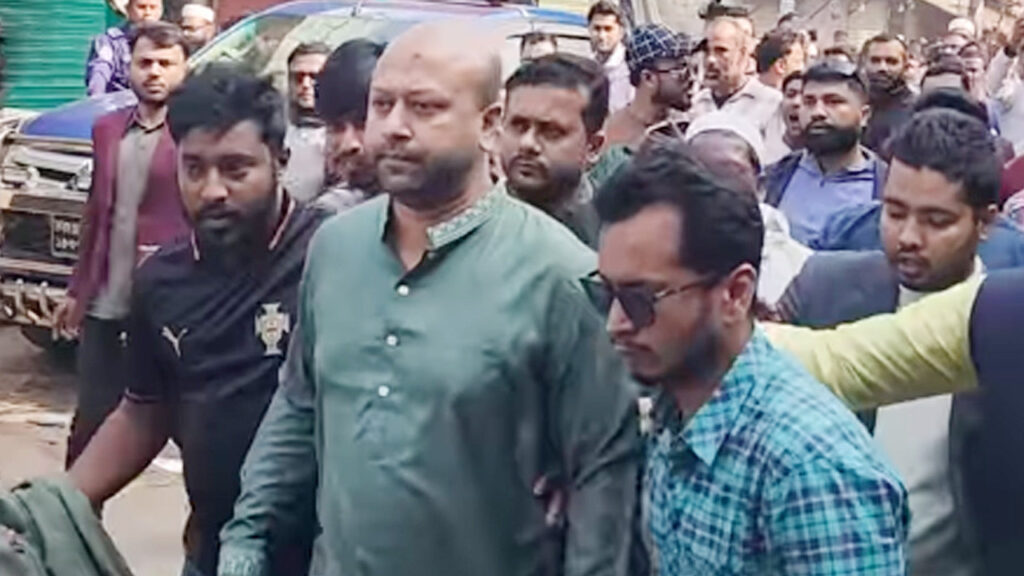 নিজের নির্বাচনী এলাকায় বিক্ষুব্ধ জনতার তোপের মুখে ফুয়াদ