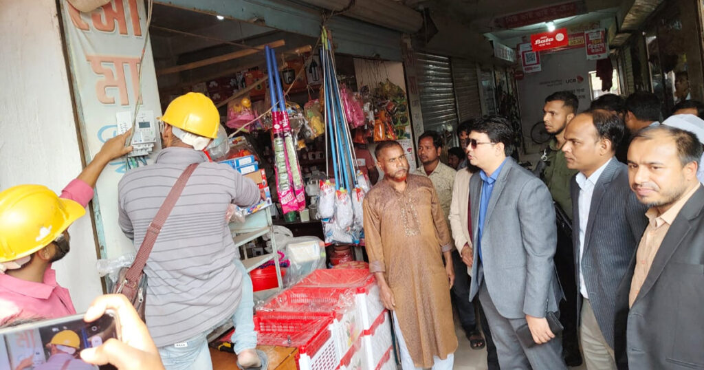 হাতীবান্ধায় প্রি-পেমেন্ট মিটার স্থাপন কার্যক্রমের উদ্বোধন