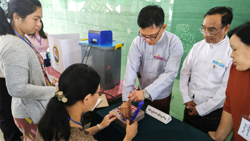 ৫ বছর পর মায়ানমারে জাতীয় নির্বাচনের ভোটগ্রহণ শুরু