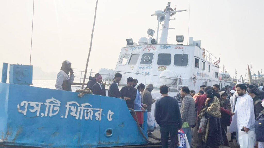 কক্সবাজার-মহেশখালী নৌরুটে নতুন সী ট্রাকে স্বস্তি