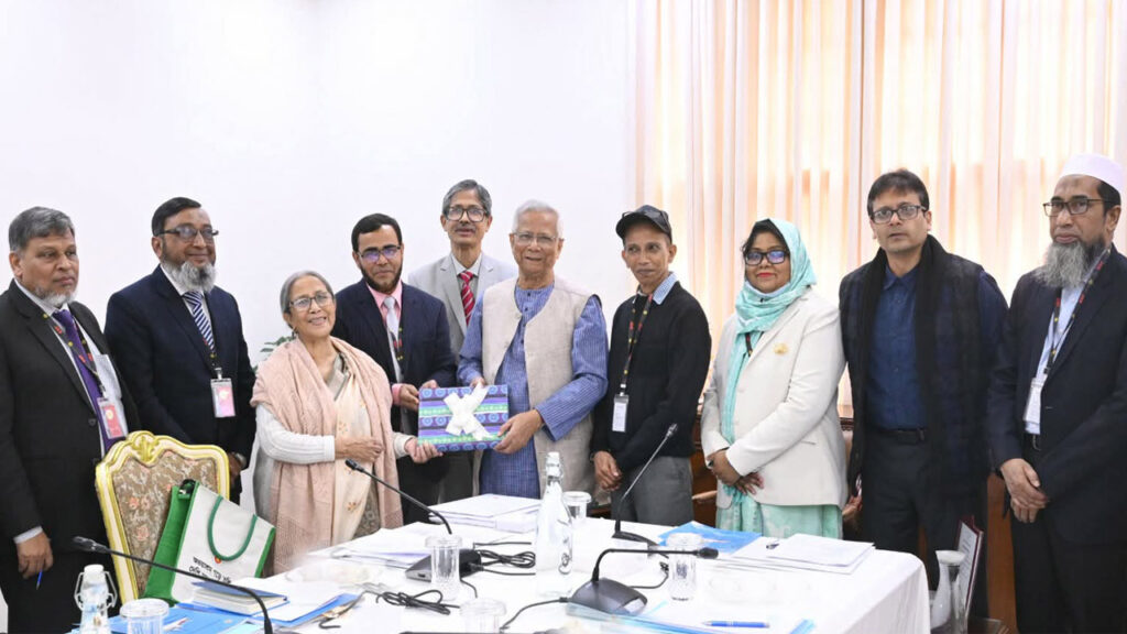 গভীর সমুদ্রে গবেষণা ও সমস্যা চিহ্নিত করতে গুরুত্বারোপ প্রধান উপদেষ্টার