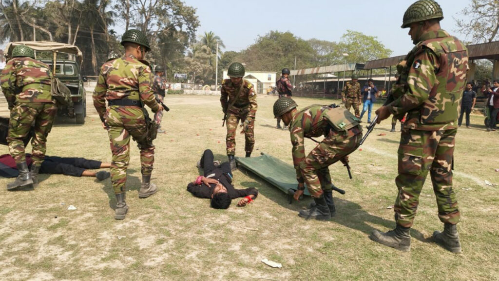 নির্বাচনী নিরাপত্তায় দেবীদ্বারে যৌথ বাহিনীর মহড়া