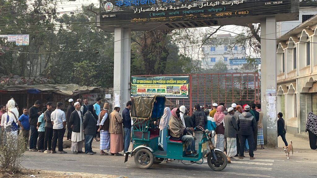 ভোট শুরু, স্বস্তিতে ভোট দিতে পেরে খুশি ভোটাররা