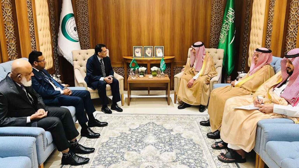 ওআইসির শীর্ষ নেতাদের সঙ্গে পররাষ্ট্রমন্ত্রীর বৈঠক