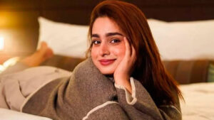 প্রতিদিনই ধর্ষণের হুমকি পাচ্ছেন আয়েশা খান