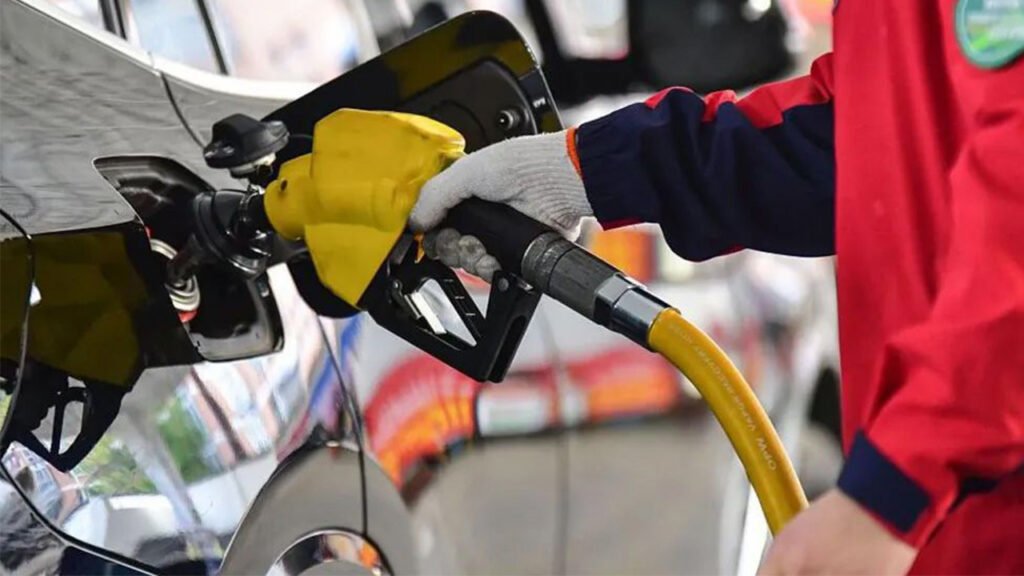 হরমুজ খুলতেই তেলের দাম কমলো ১৫%